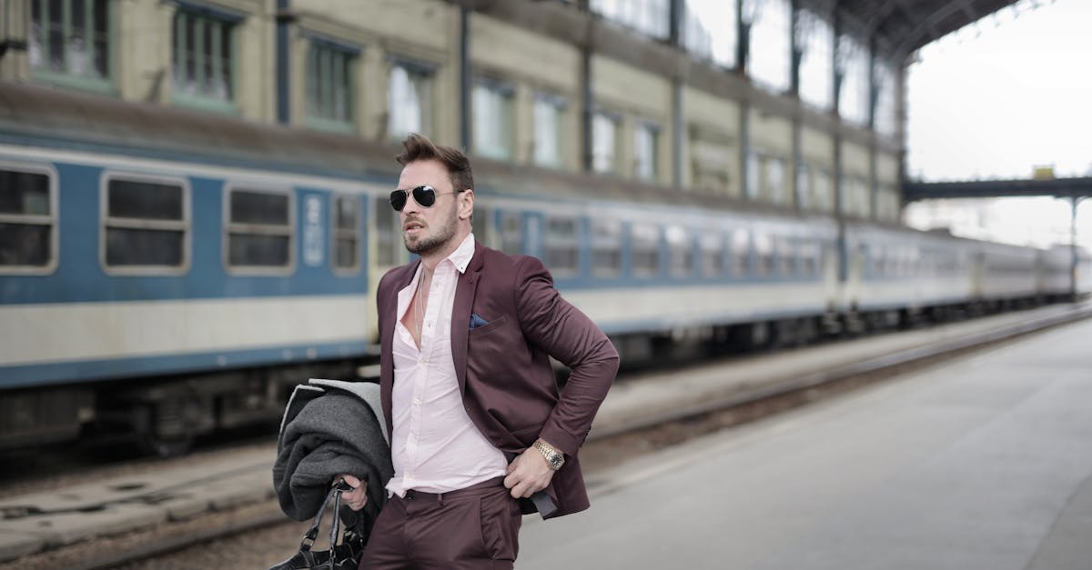 Ultra-Light Carry-On Business Travel Packing List 2025: TSA-Compliant Guide